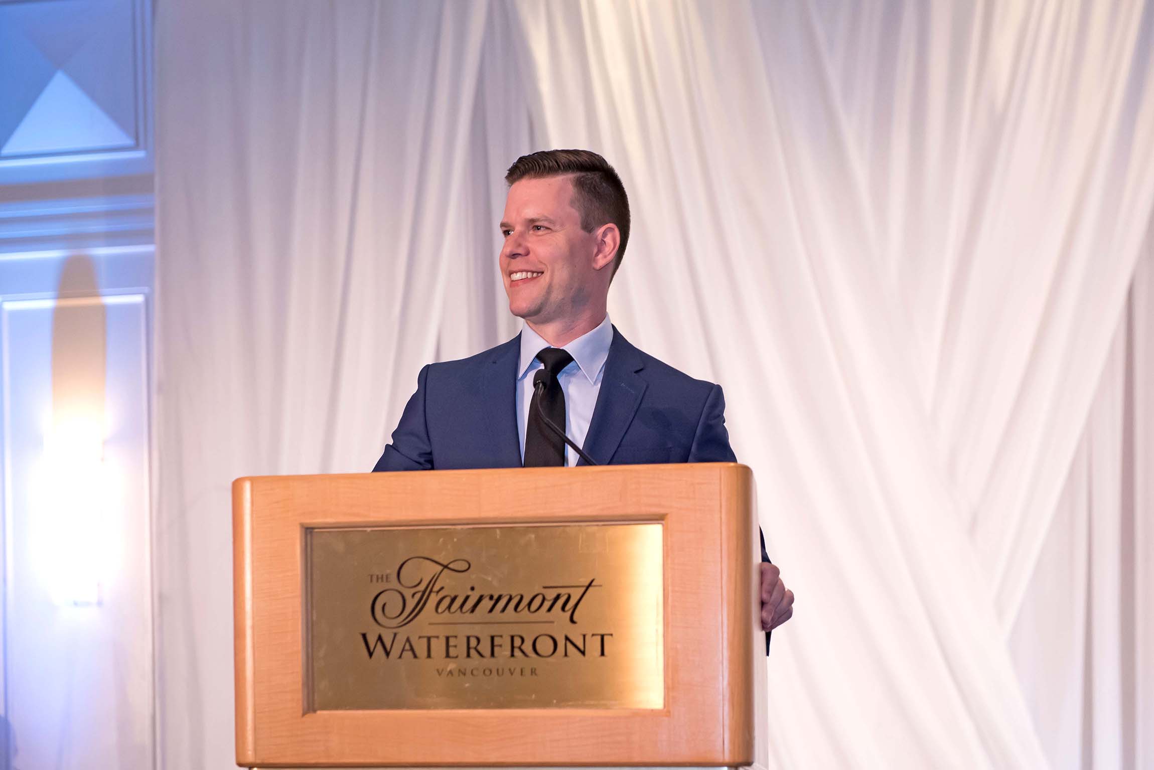 Fred Unleeshed covers 18th annual Dining for Dreams